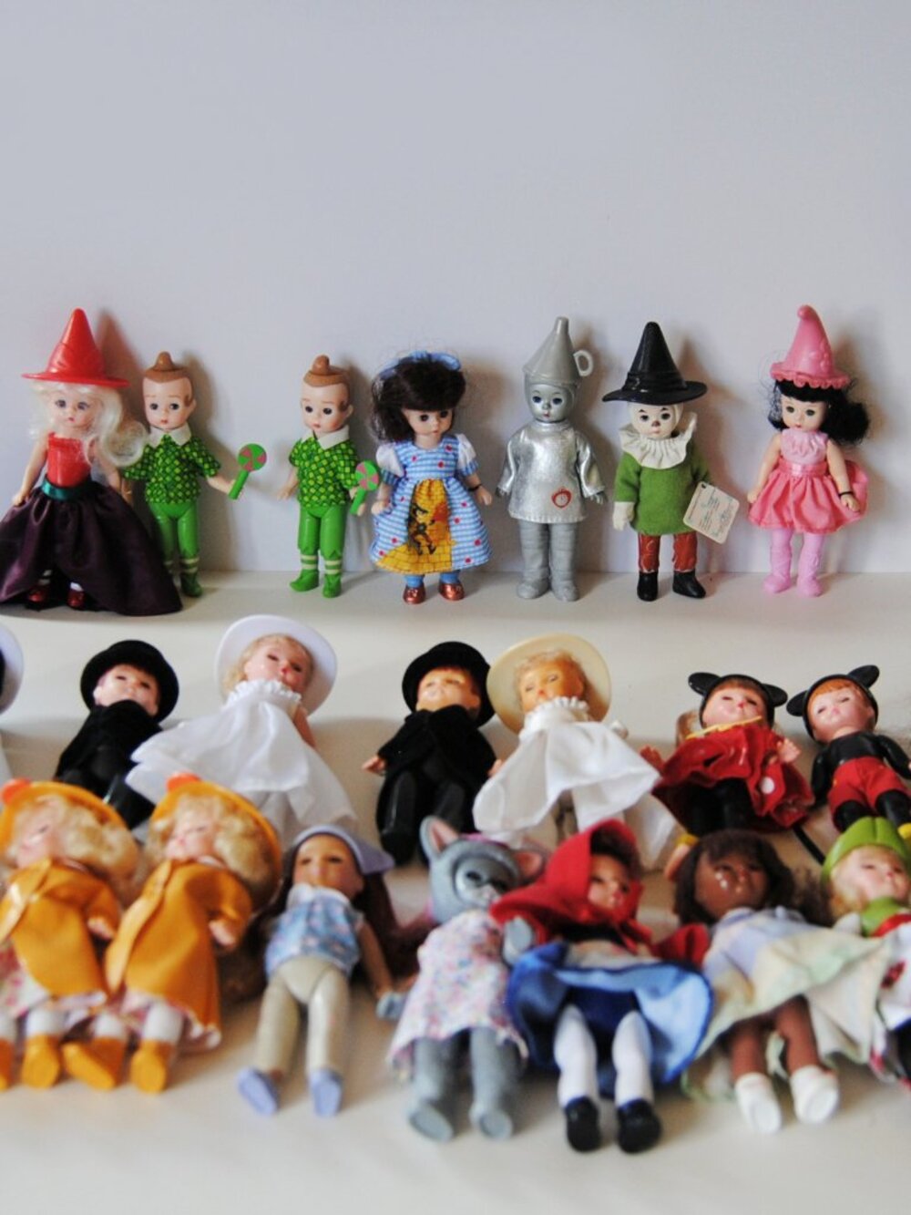 Vintage Madame Alexander Miniature Doll Lot Of 29 dolls Wizard of Oz ++